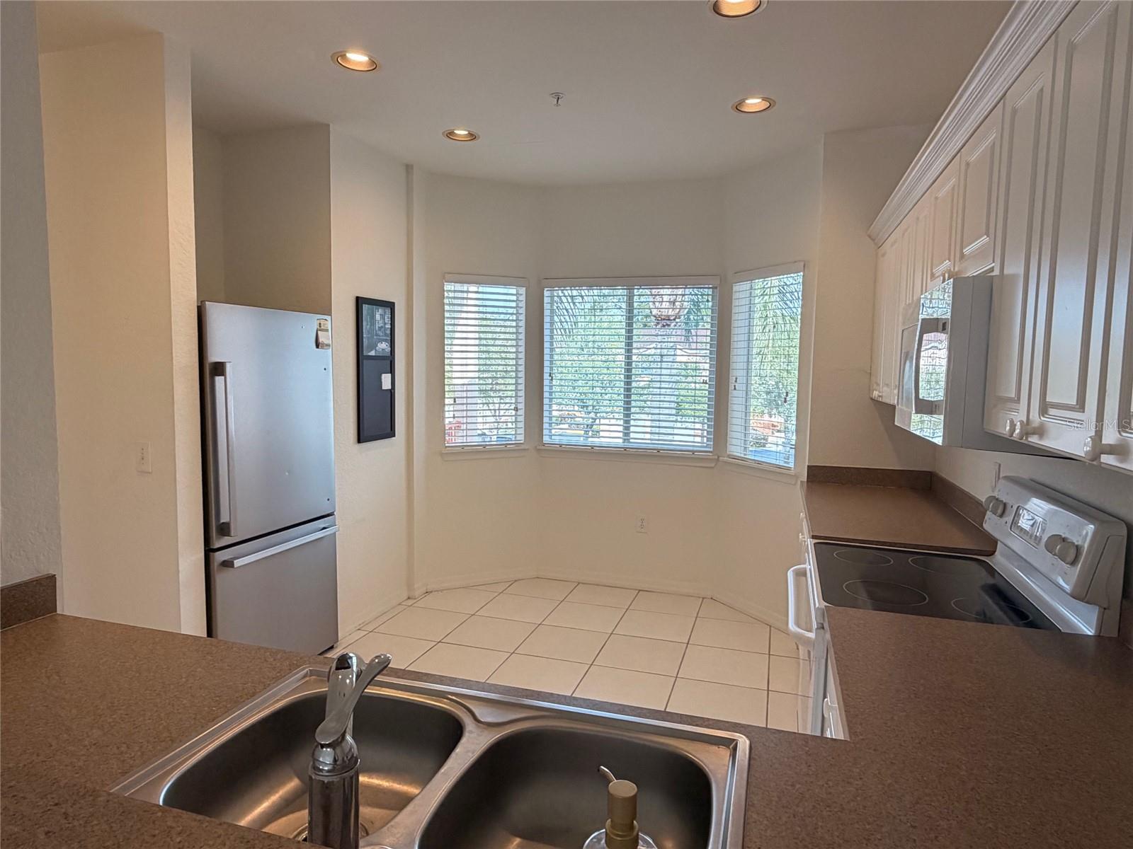 Image 35 of 52 For 3980 Mediterranea Circle 522