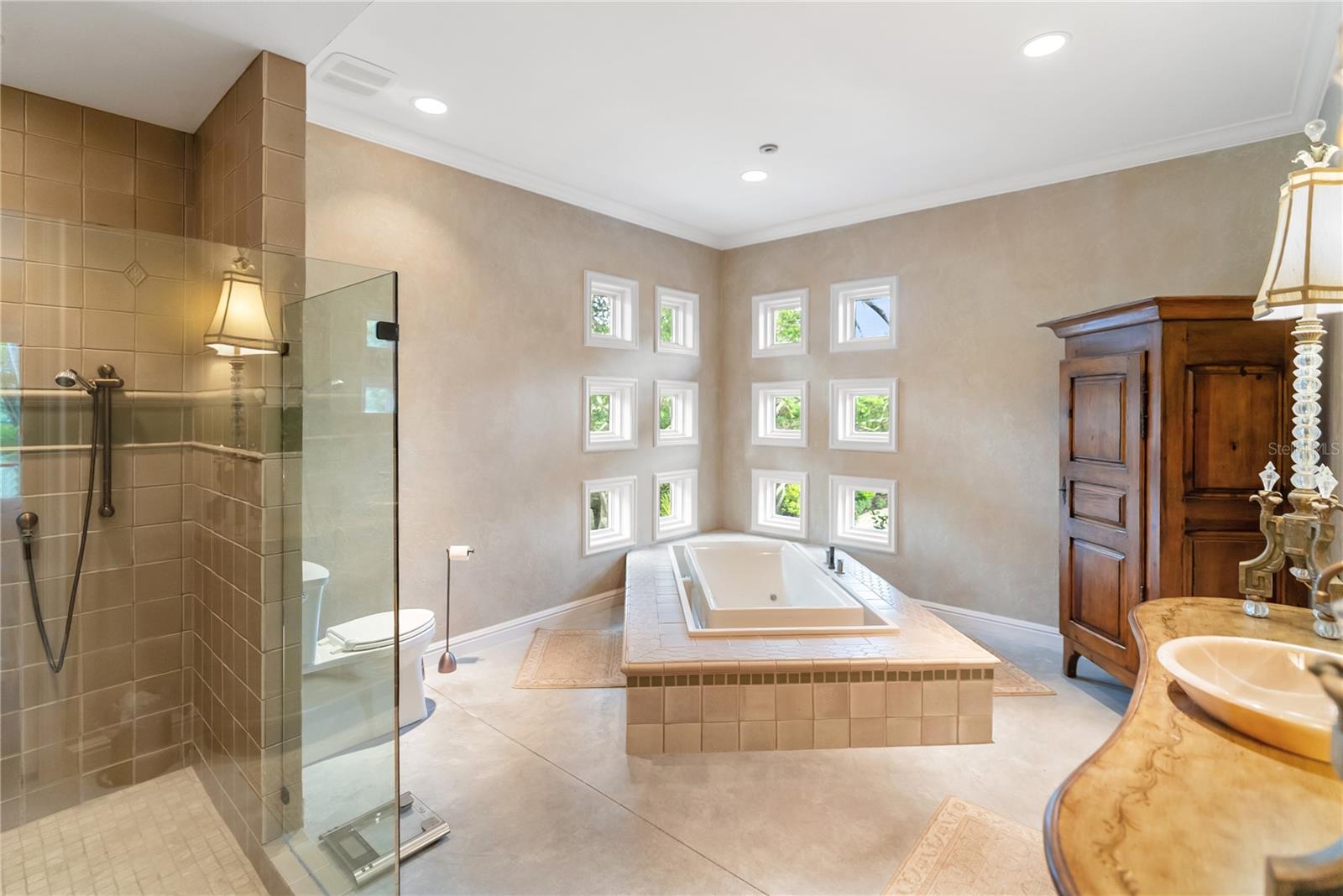 Image 15 of 25 For 1804 Lake Shore Drive