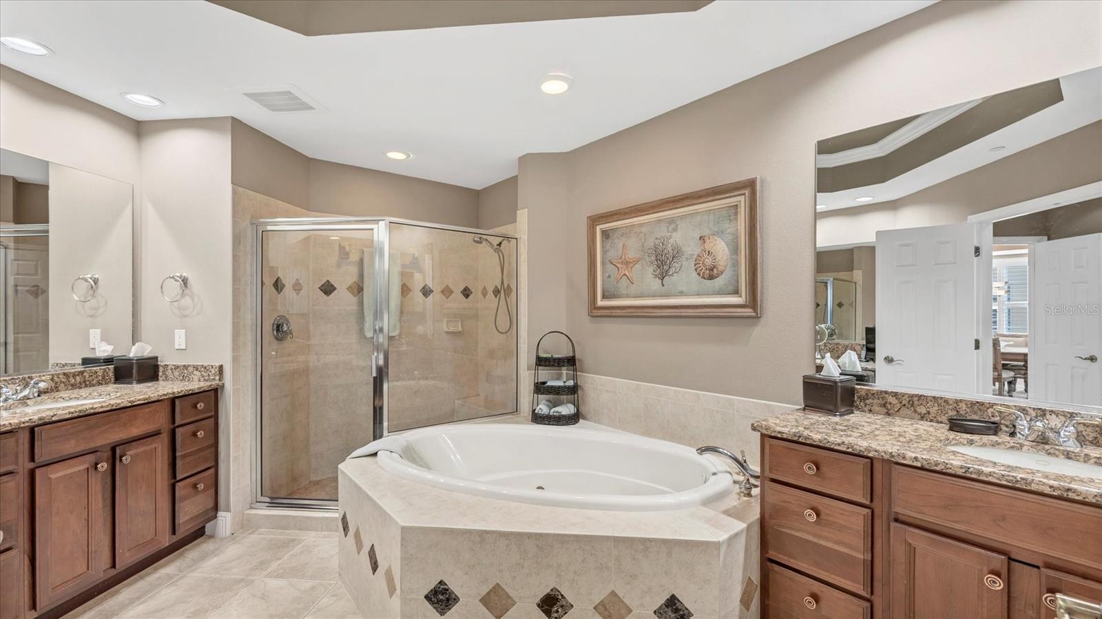 Image 32 of 74 For 6414 Watercrest Way 302