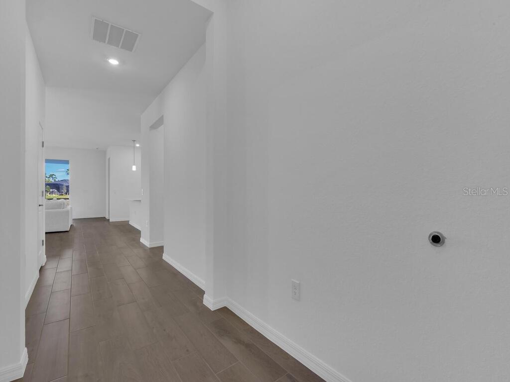 Image 10 of 39 For 11605 Cloverly Lane