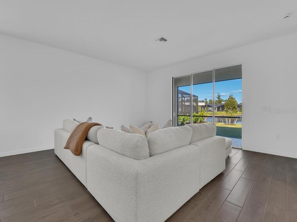 Image 15 of 39 For 11605 Cloverly Lane