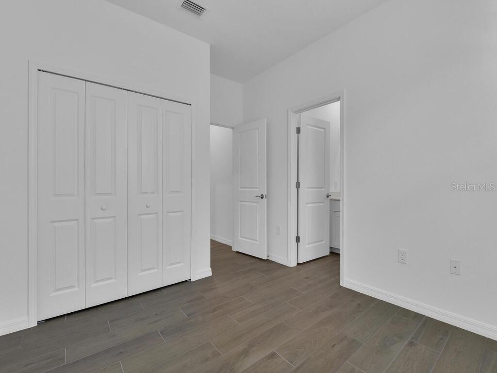 Image 23 of 39 For 11605 Cloverly Lane