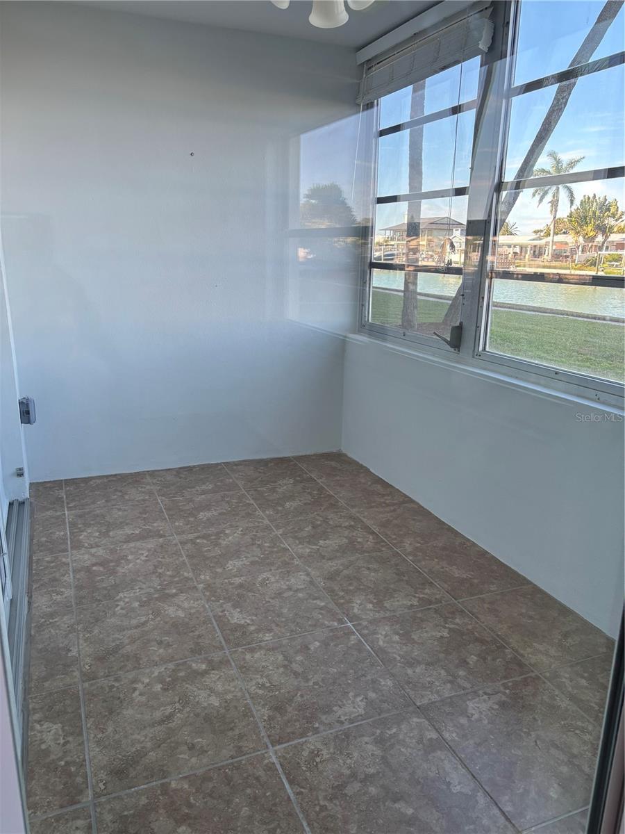 Image 13 of 22 For 4725 Cove Circle 104