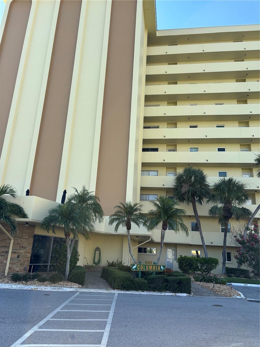 Image 17 of 22 For 4725 Cove Circle 104