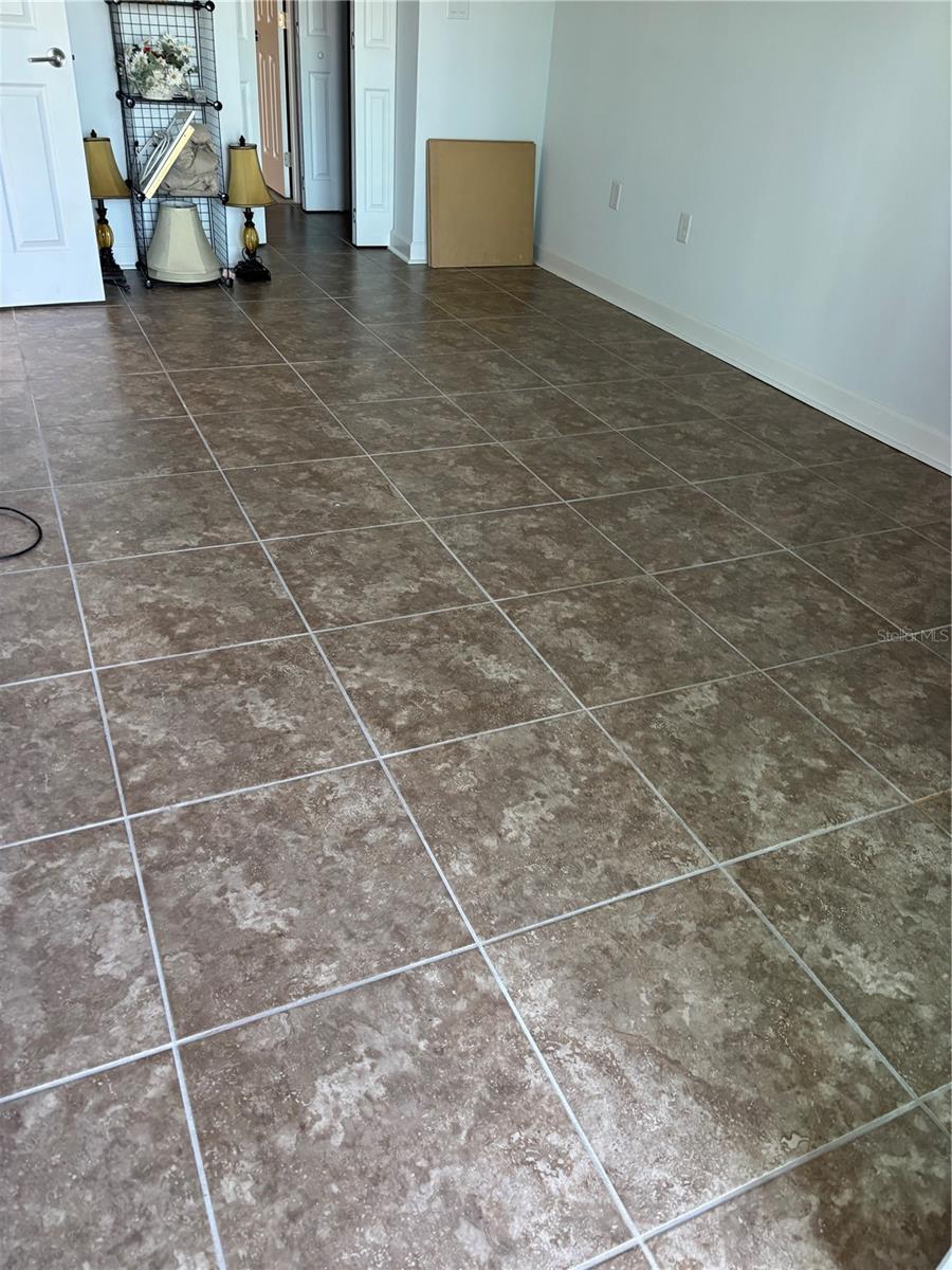 Image 7 of 22 For 4725 Cove Circle 104