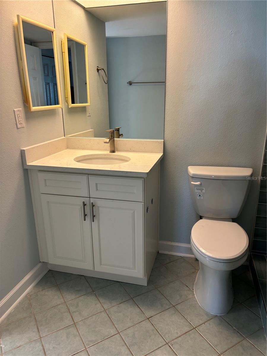 Image 8 of 22 For 4725 Cove Circle 104