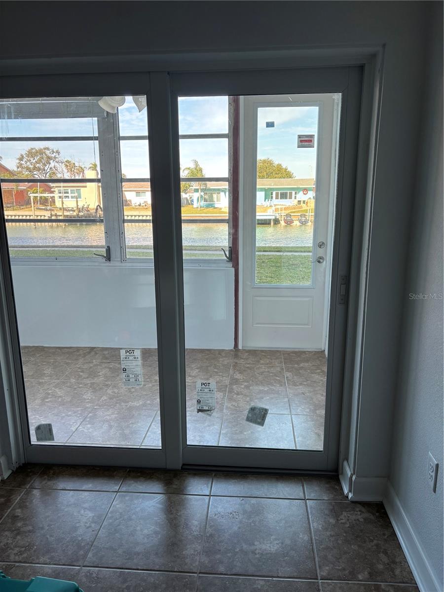 Image 9 of 22 For 4725 Cove Circle 104