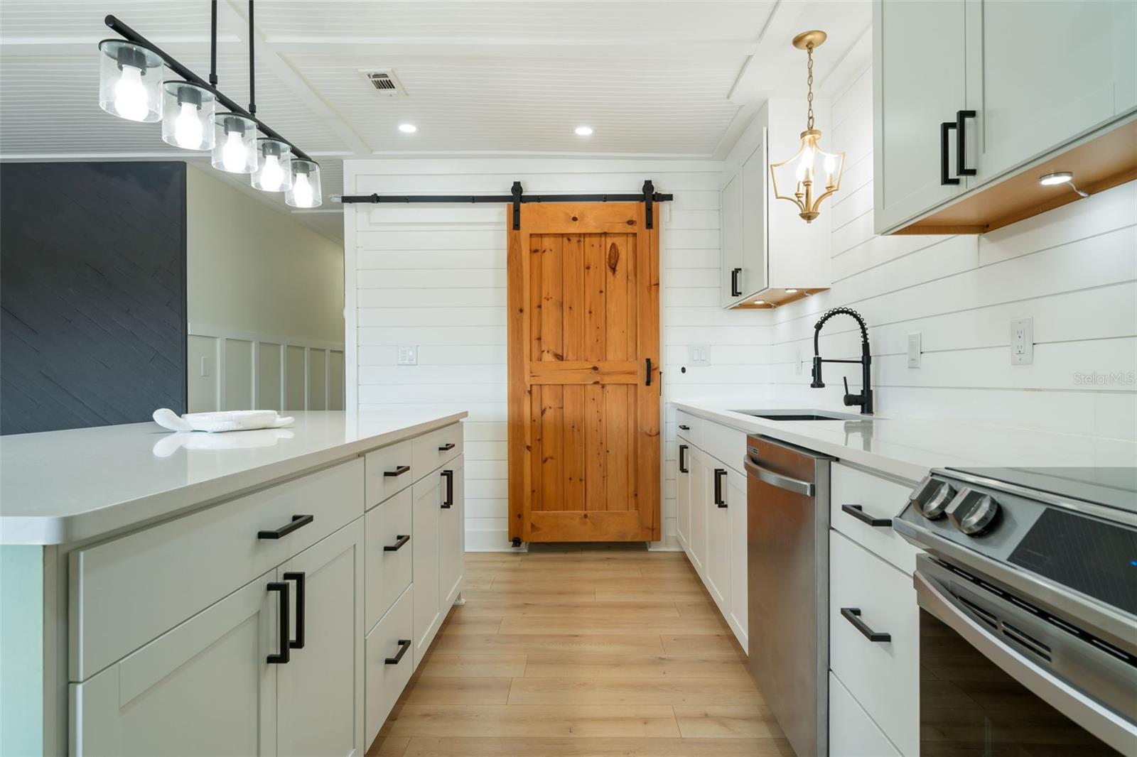 Image 17 of 39 For 724 115th Avenue N 2202