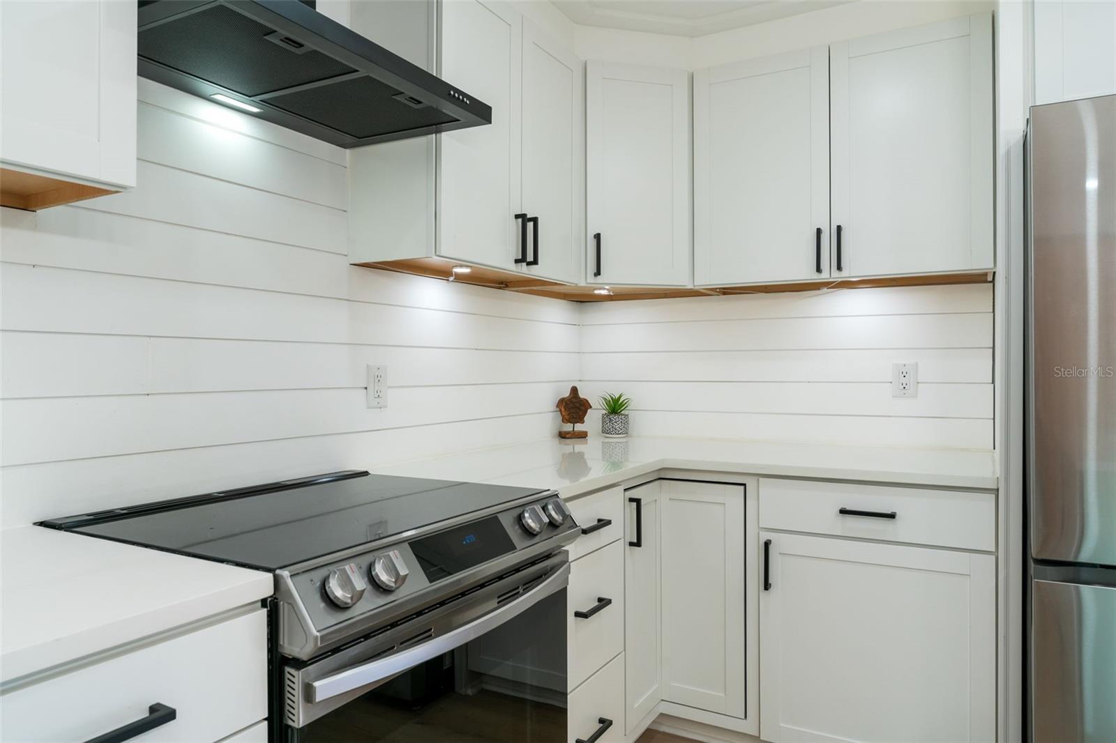 Image 19 of 39 For 724 115th Avenue N 2202