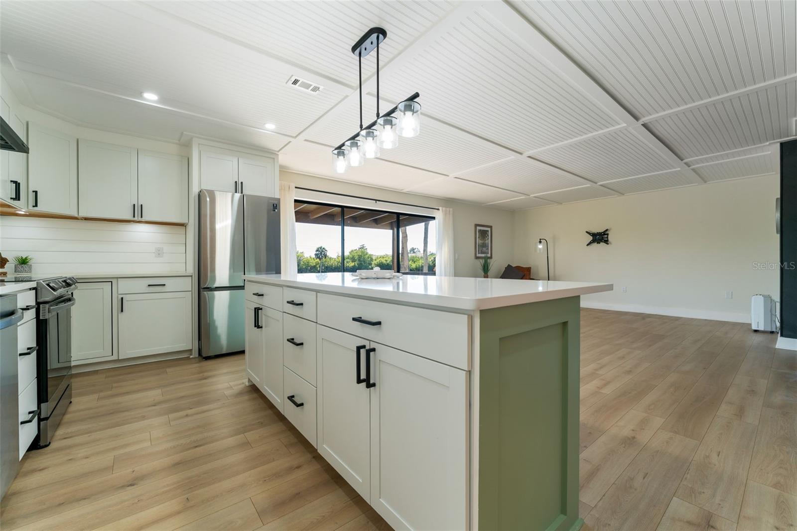 Image 20 of 39 For 724 115th Avenue N 2202