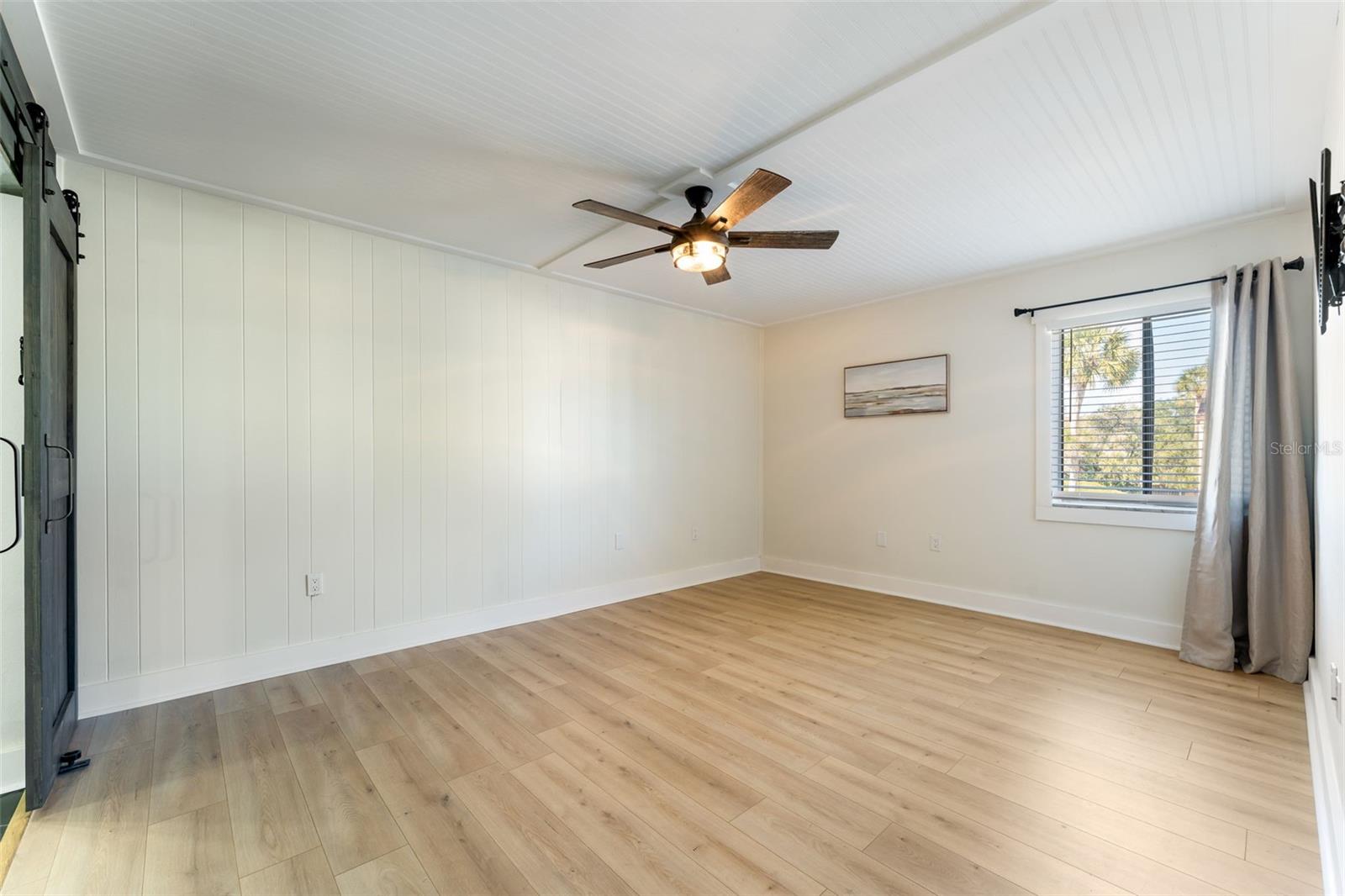 Image 21 of 39 For 724 115th Avenue N 2202