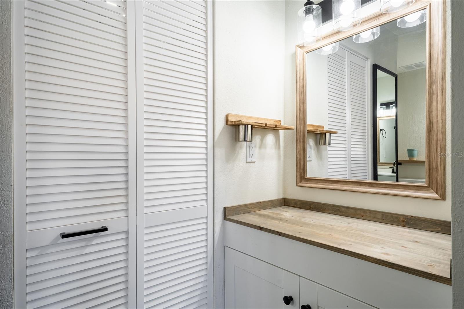 Image 23 of 39 For 724 115th Avenue N 2202