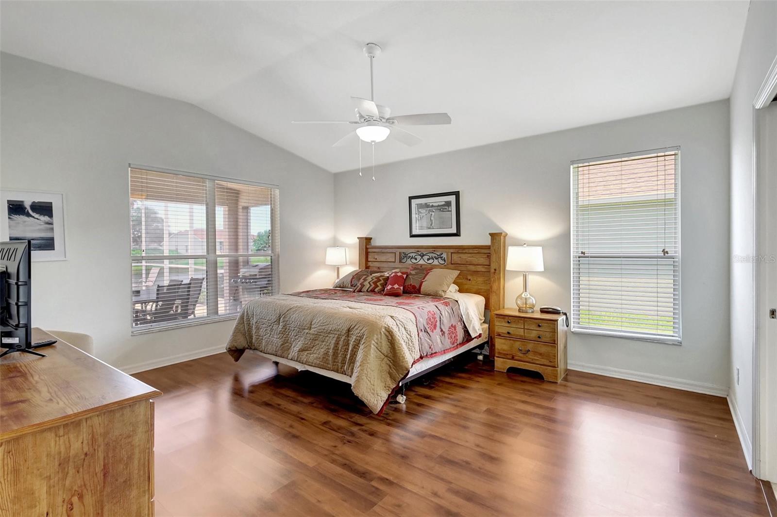 Listing photo id 11 for 4805 Bookelia Circle