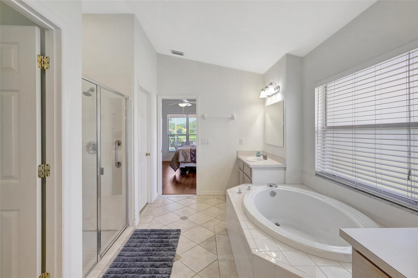 Listing photo id 14 for 4805 Bookelia Circle