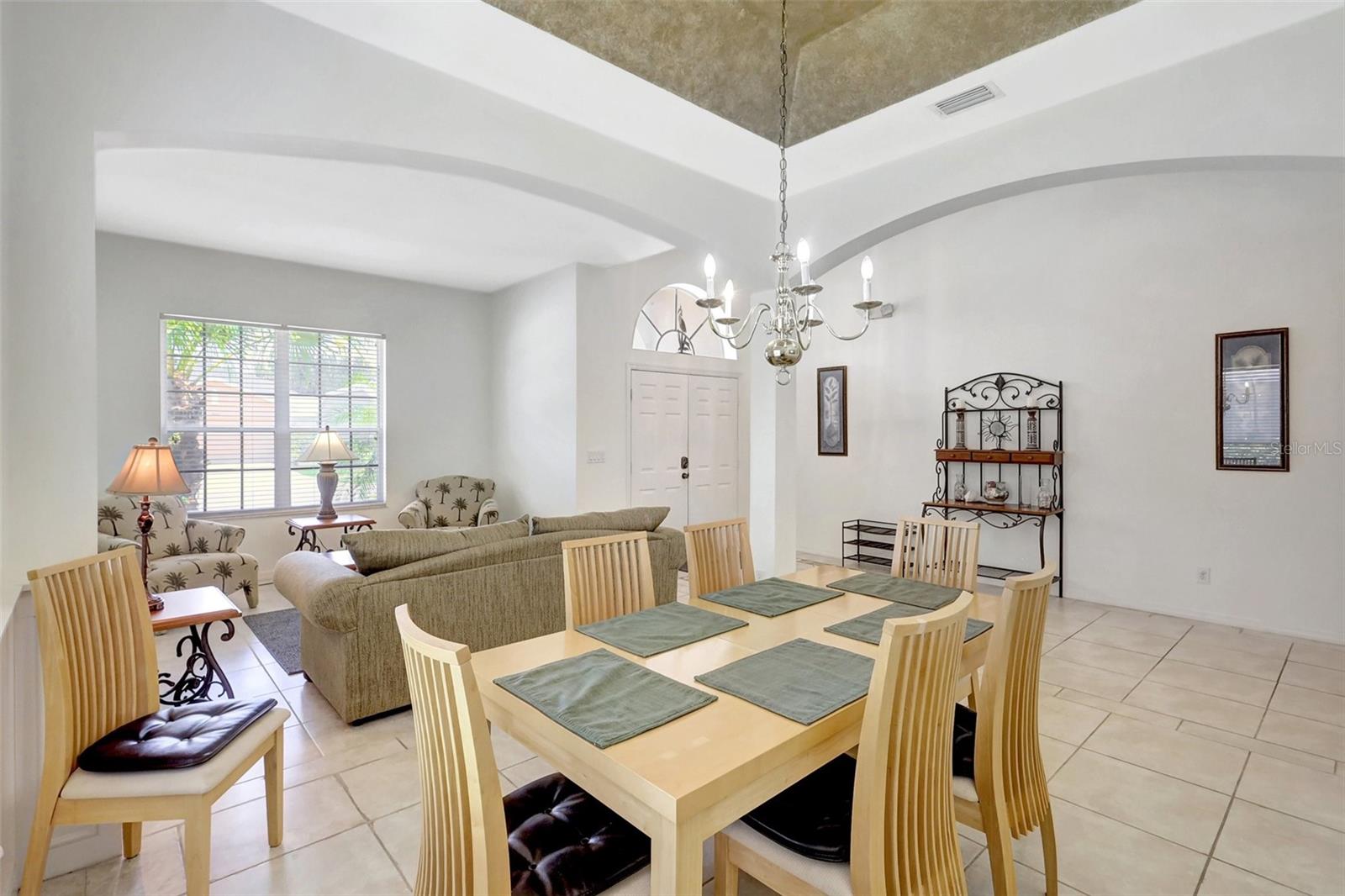 Listing photo id 17 for 4805 Bookelia Circle