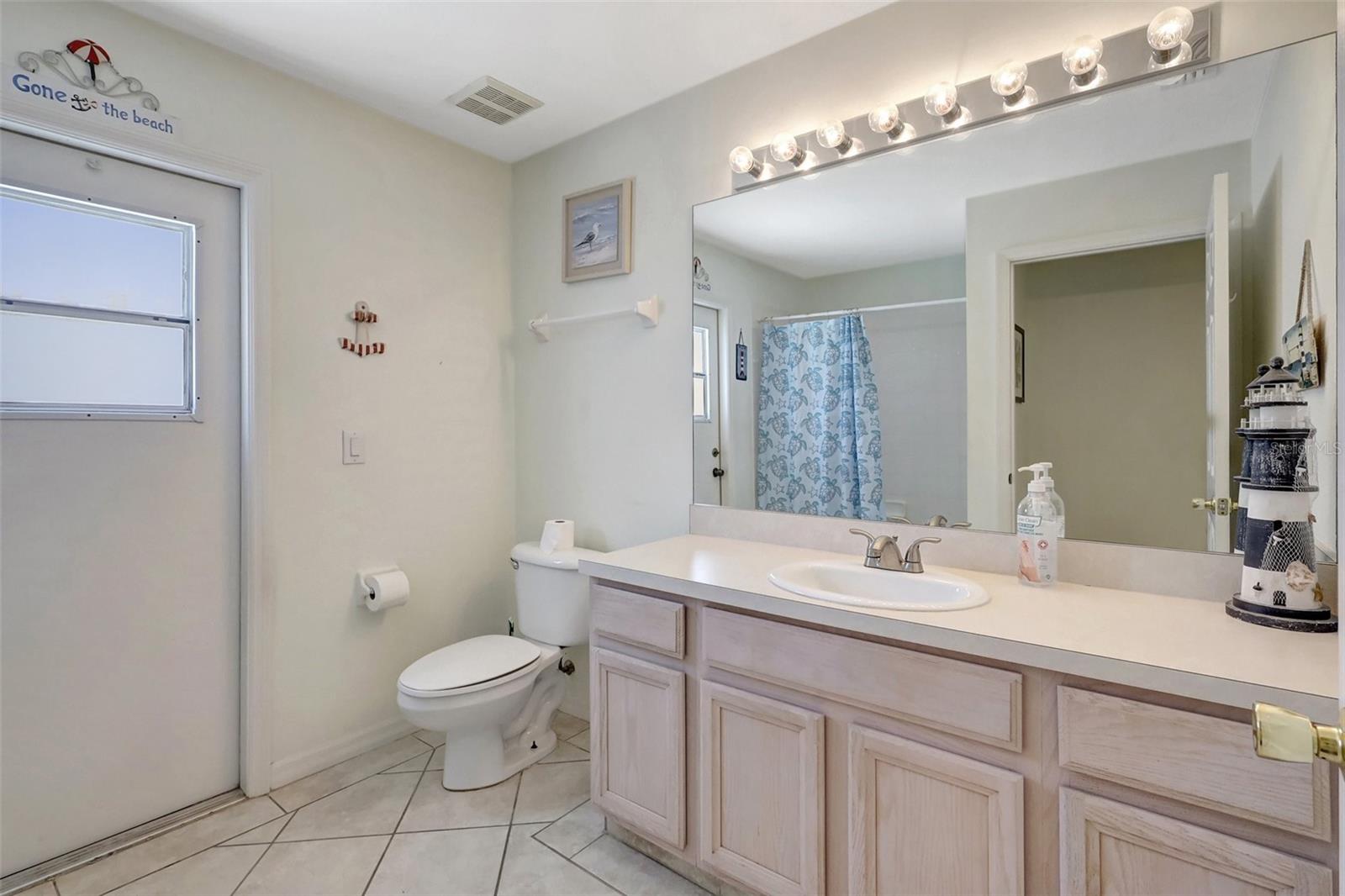 Listing photo id 24 for 4805 Bookelia Circle