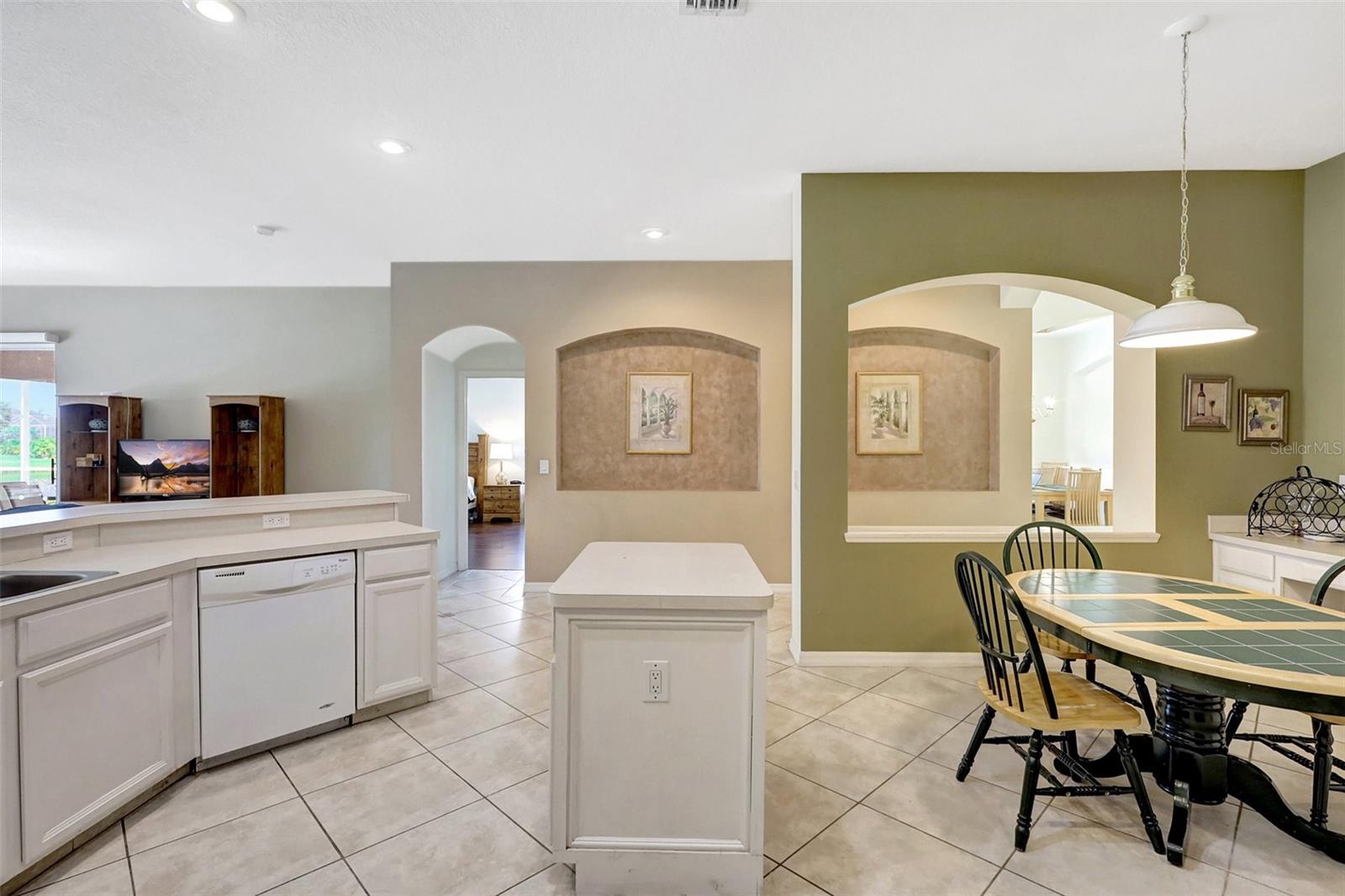 Listing photo id 6 for 4805 Bookelia Circle