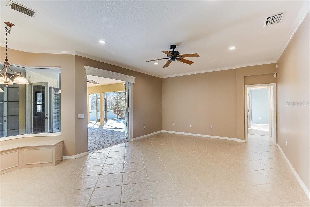 Image 8 of 40 For 6214 Warbler Lane