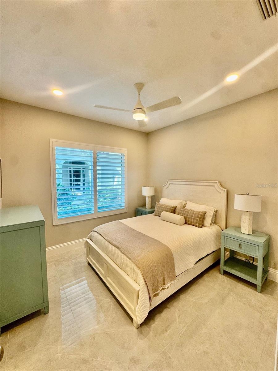 Image 13 of 24 For 32 Bayhead Lane