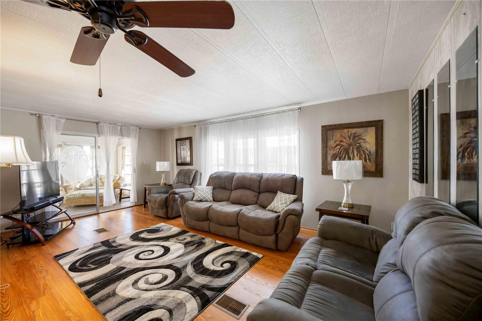 Image 11 of 34 For 10303 Burnt Store Road 169