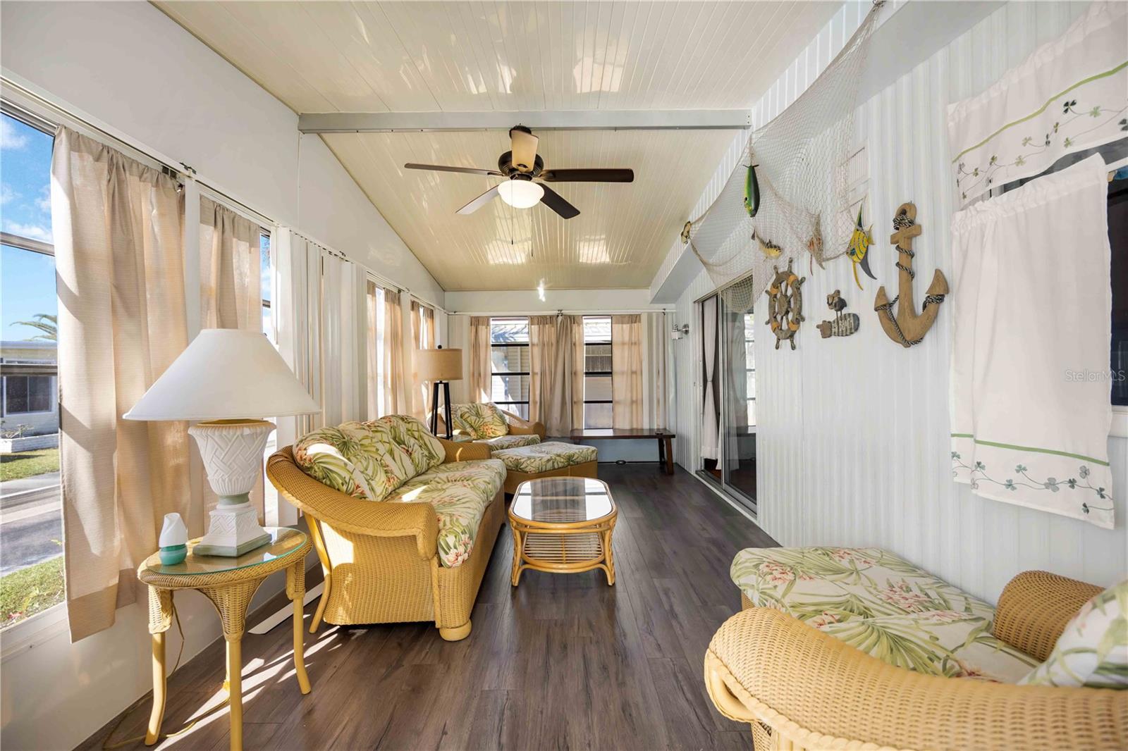 Image 12 of 34 For 10303 Burnt Store Road 169