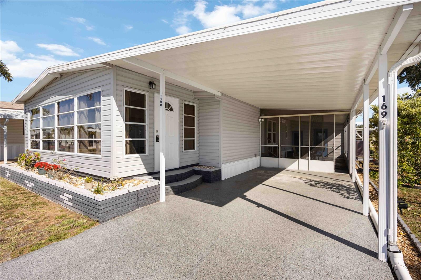 Image 2 of 34 For 10303 Burnt Store Road 169