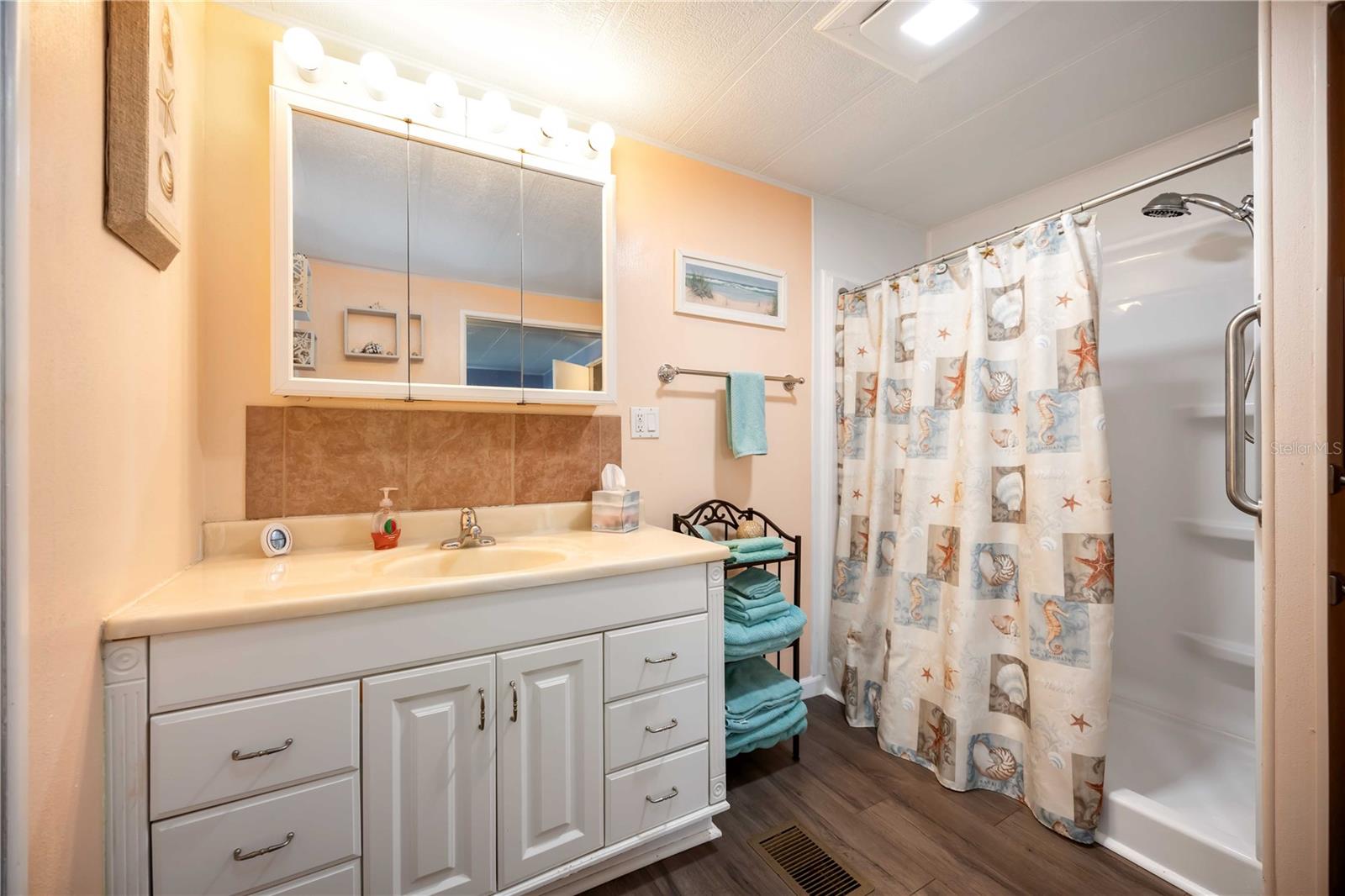 Image 20 of 34 For 10303 Burnt Store Road 169