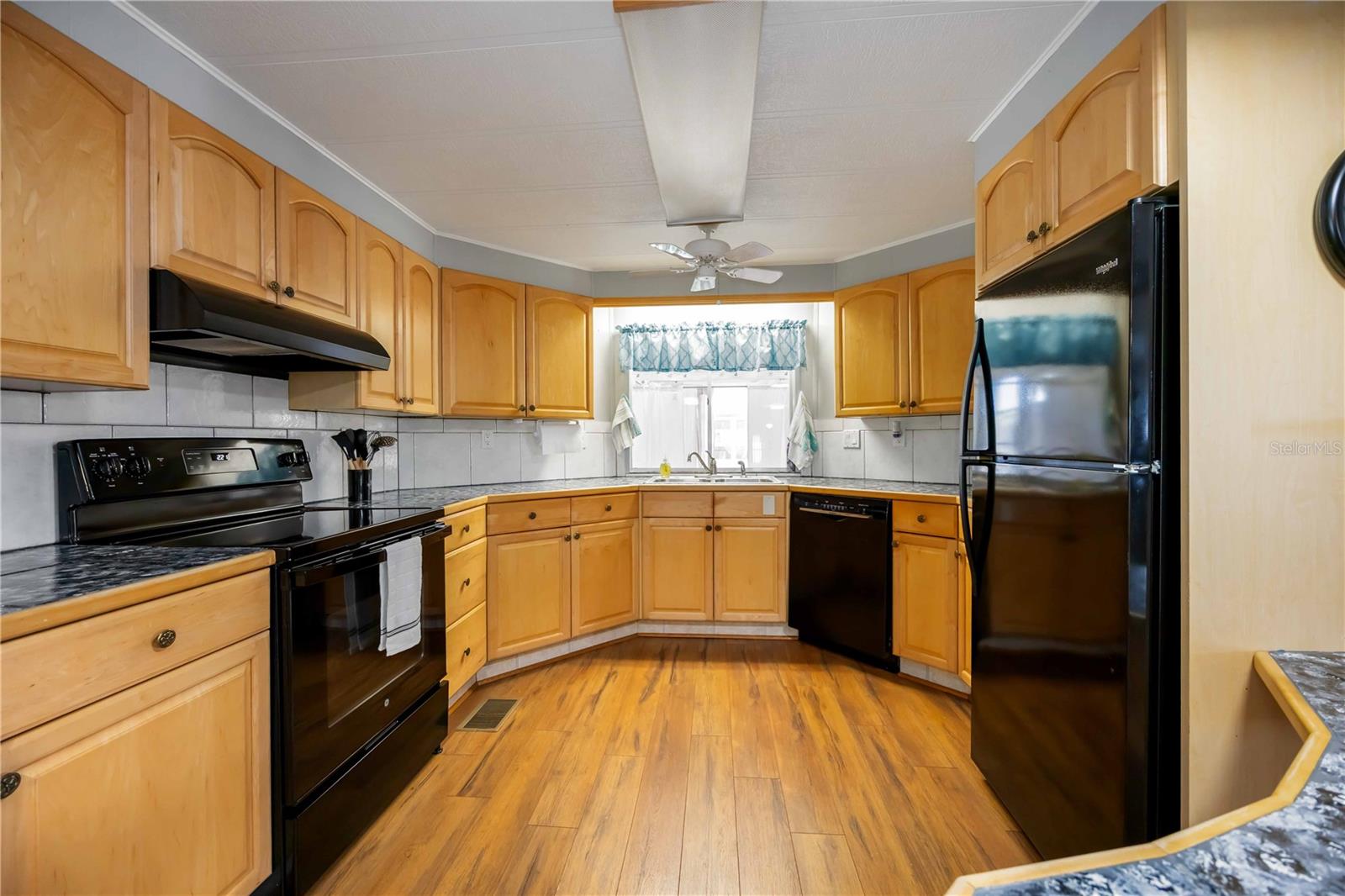 Image 6 of 34 For 10303 Burnt Store Road 169