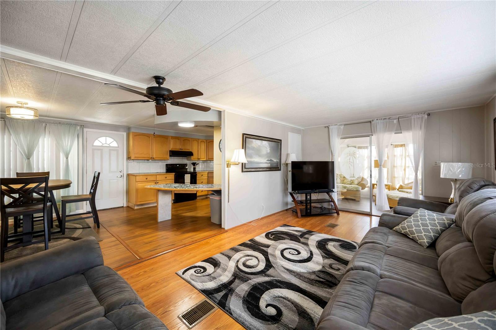 Image 9 of 34 For 10303 Burnt Store Road 169