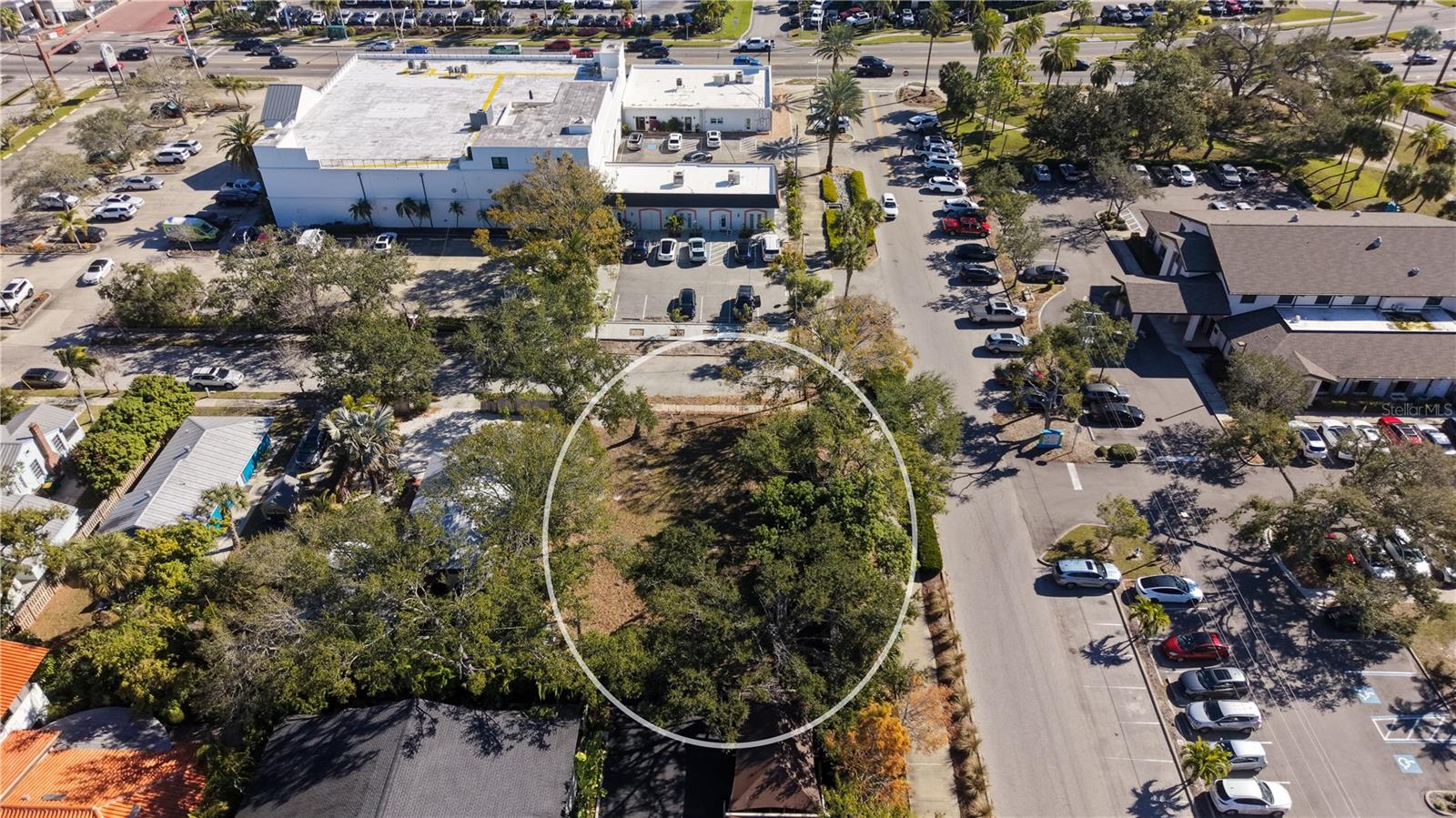 Image 4 of 8 For 654 Lafayette Court