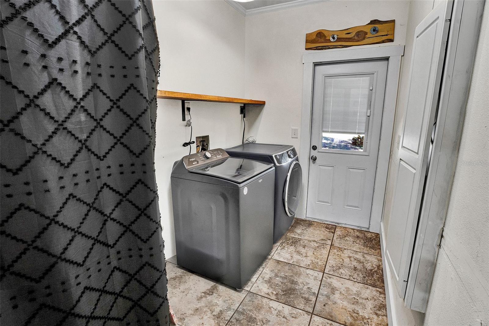 Image 18 of 40 For 16418 Winburn Drive