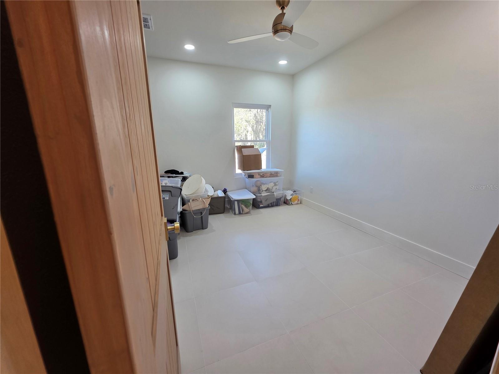 Image 15 of 19 For 359 Terminal Avenue