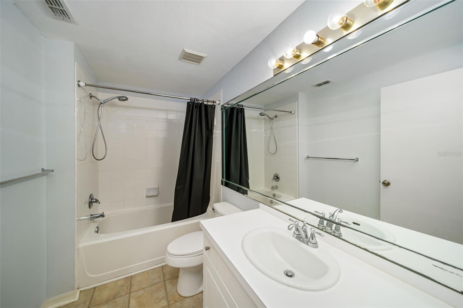 Image 16 of 30 For 5134 Northridge Road 206