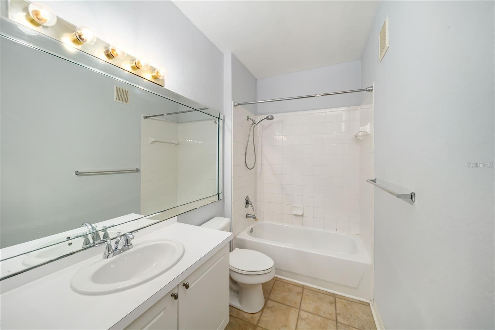 Image 18 of 30 For 5134 Northridge Road 206