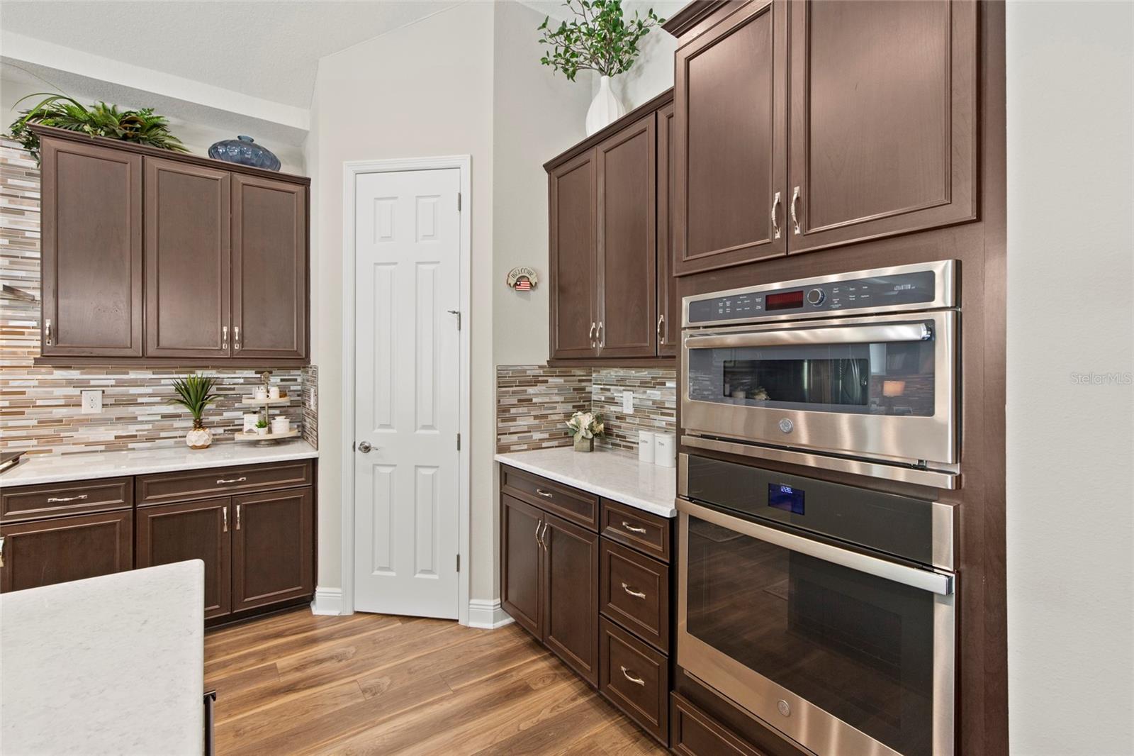 Image 6 of 27 For 7729 Paradiso Drive