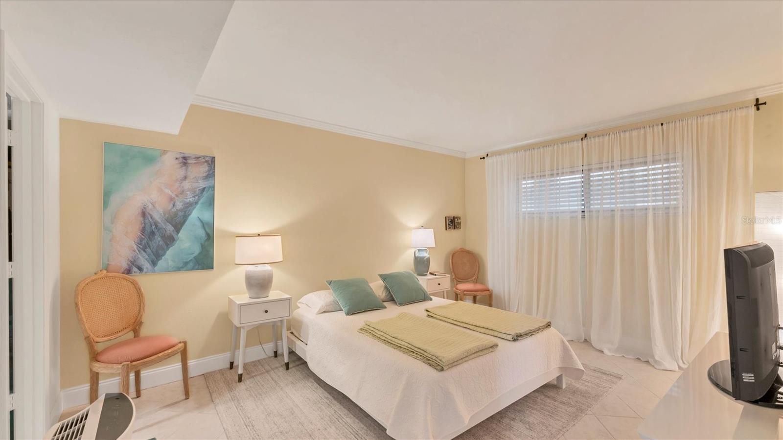 Image 25 of 54 For 1100 Benjamin Franklin Drive 603