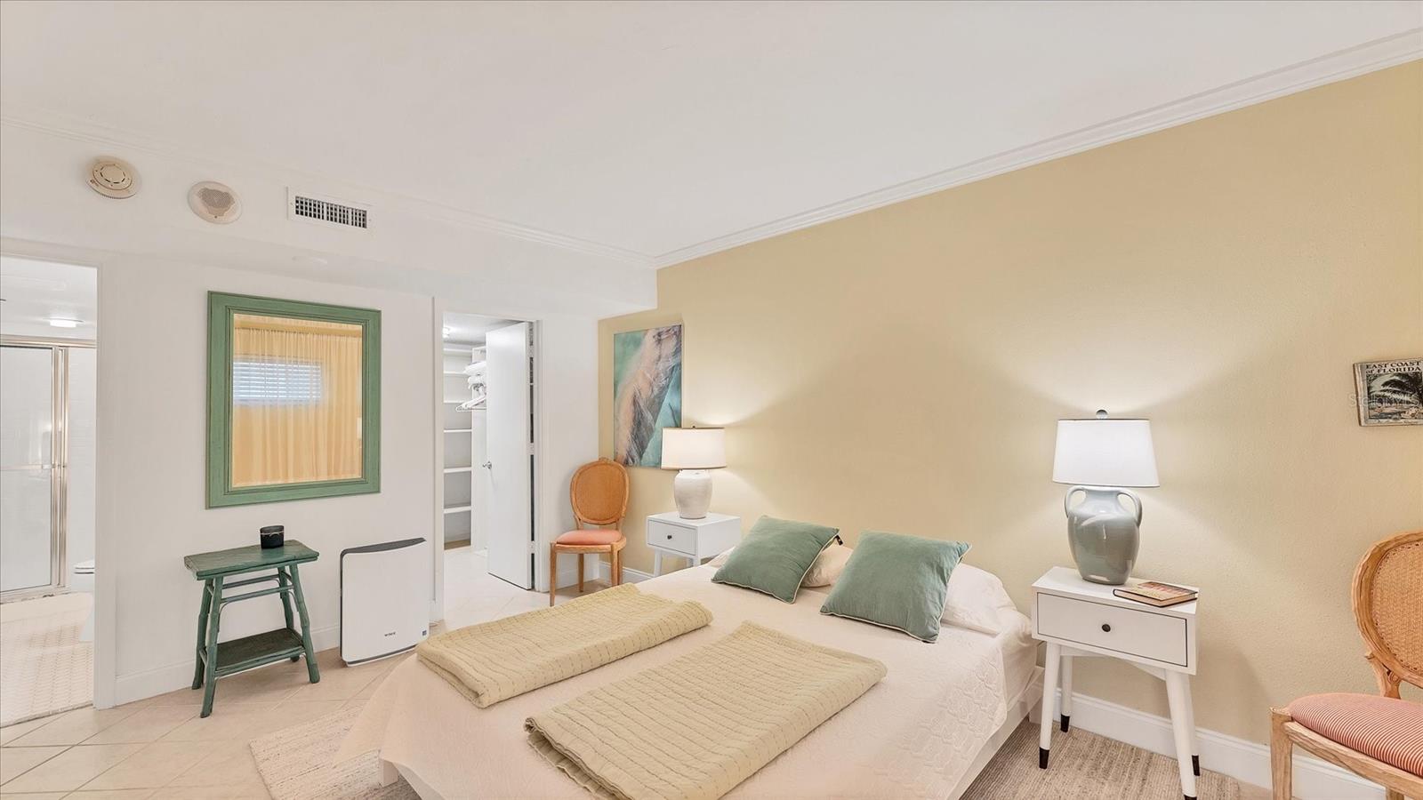 Image 26 of 54 For 1100 Benjamin Franklin Drive 603