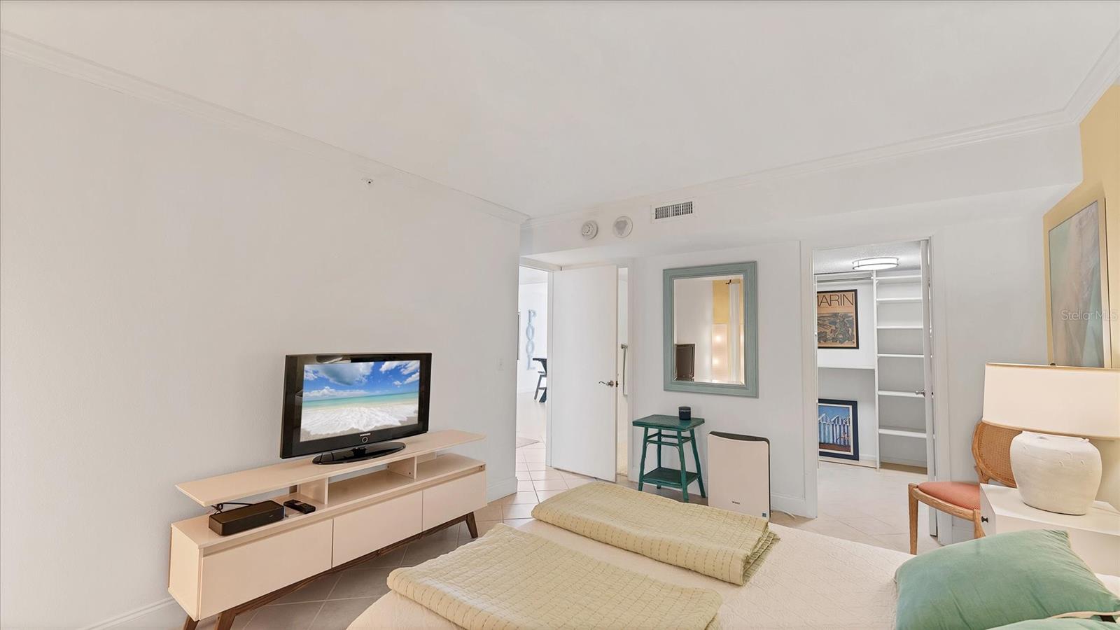 Image 28 of 54 For 1100 Benjamin Franklin Drive 603