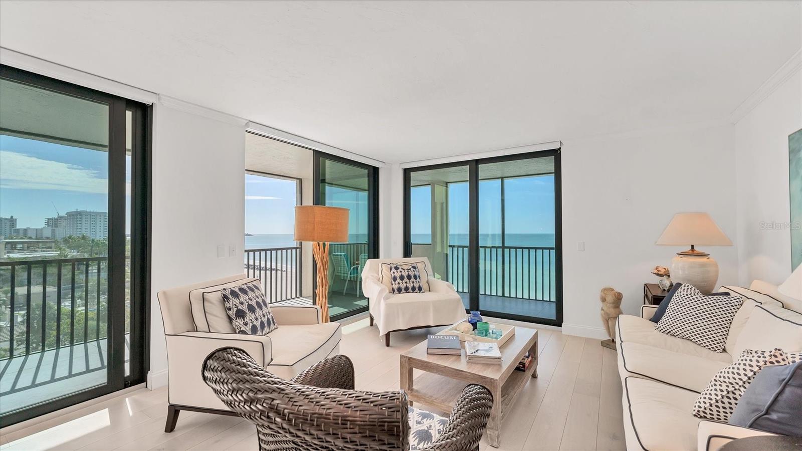 Image 5 of 54 For 1100 Benjamin Franklin Drive 603