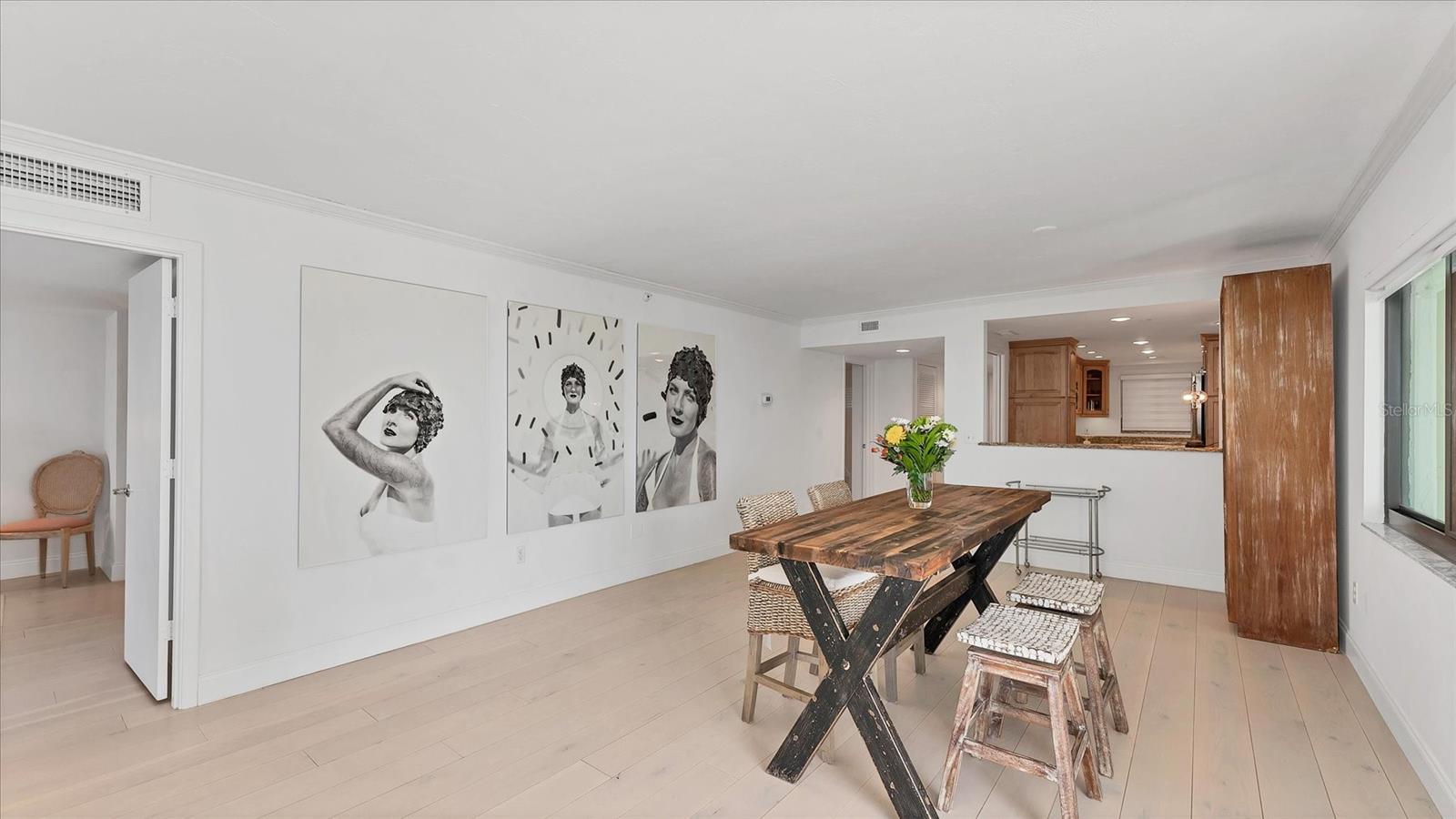 Image 8 of 54 For 1100 Benjamin Franklin Drive 603