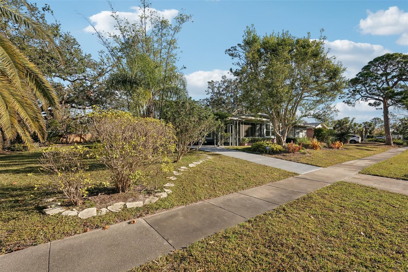 Image 3 of 47 For 349 Scott Avenue