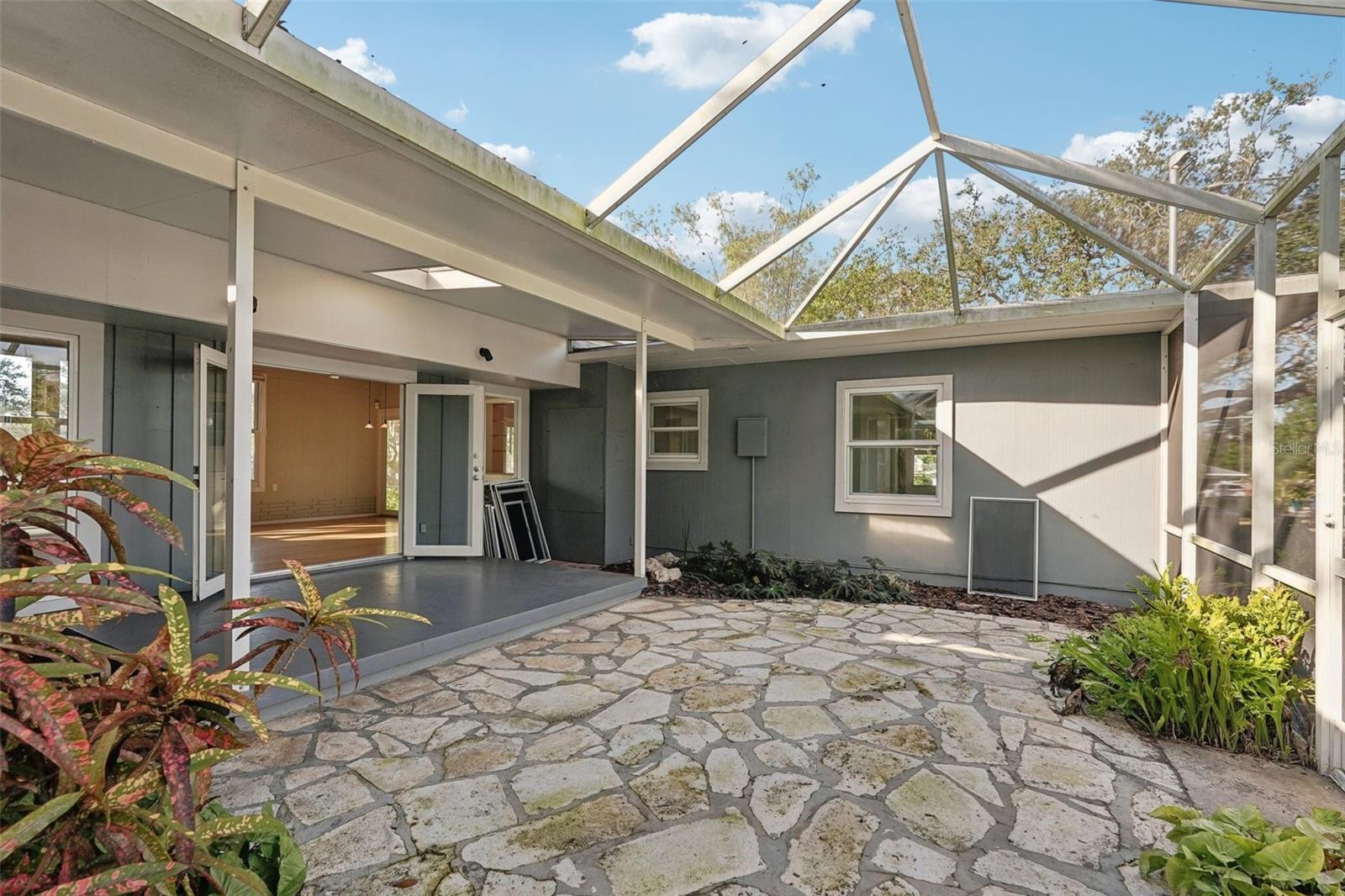 Image 39 of 47 For 349 Scott Avenue