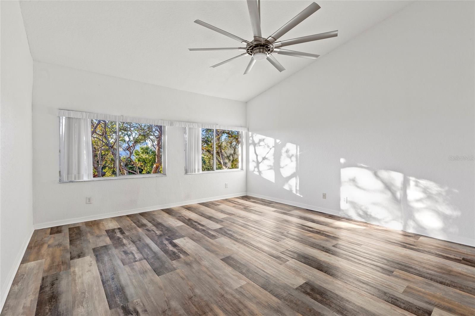 Image 4 of 26 For 4610 Mirabella Court