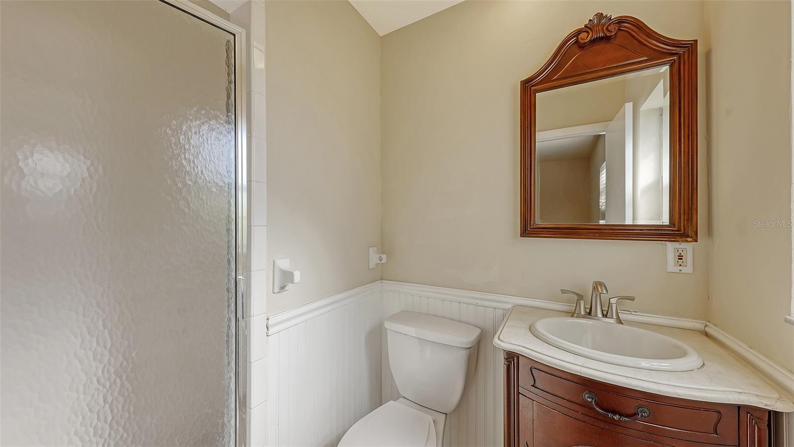 Image 17 of 27 For 2425 Aspinwall Street 2425