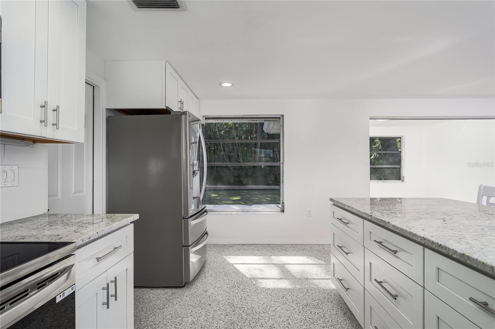 Image 14 of 37 For 356 Orchid Drive