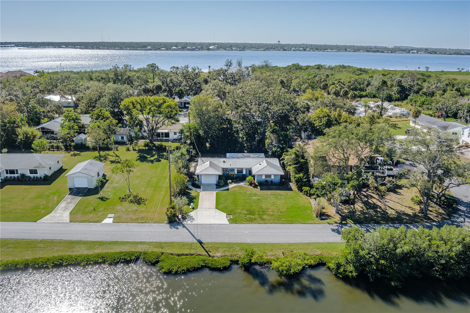 Image 22 of 37 For 356 Orchid Drive