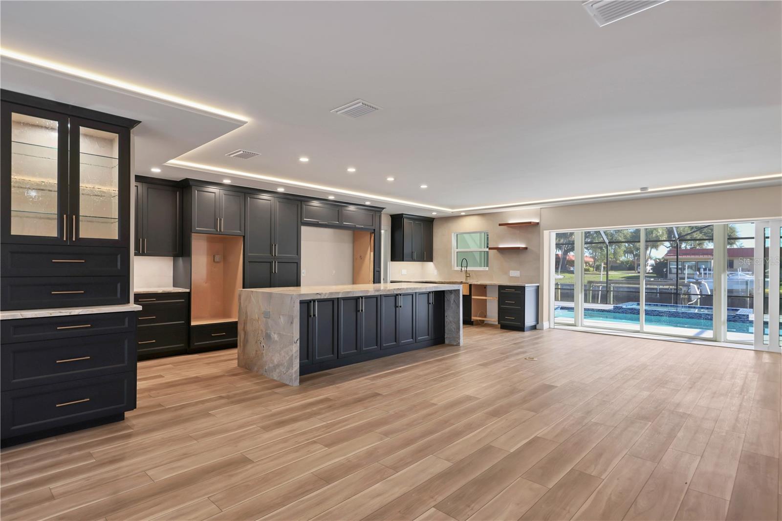 Image 12 of 68 For 4119 Royal Palm Drive