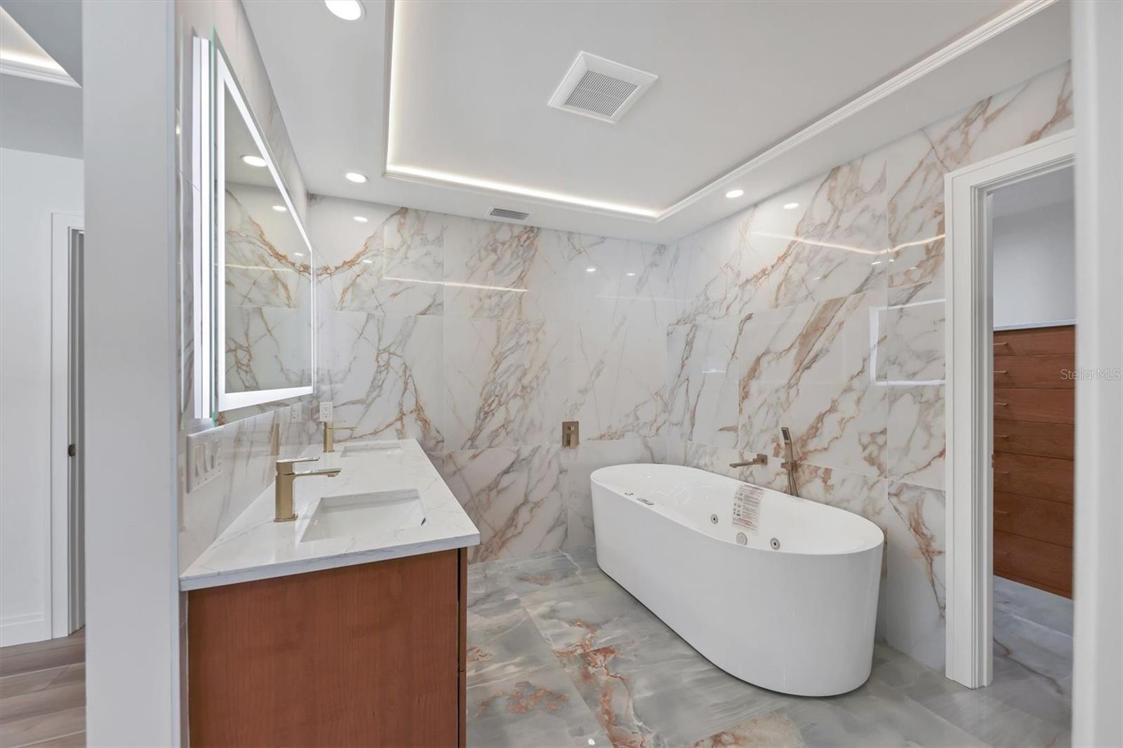 Image 33 of 68 For 4119 Royal Palm Drive