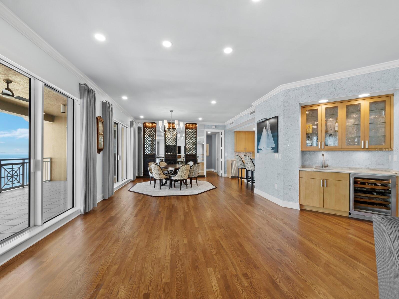 Listing photo id 8 for 35 Watergate Drive 1403