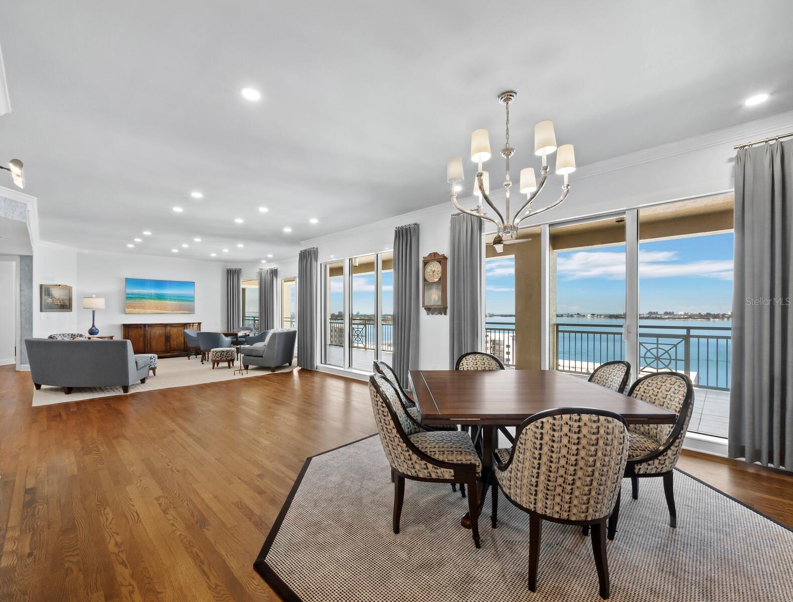 Listing photo id 9 for 35 Watergate Drive 1403